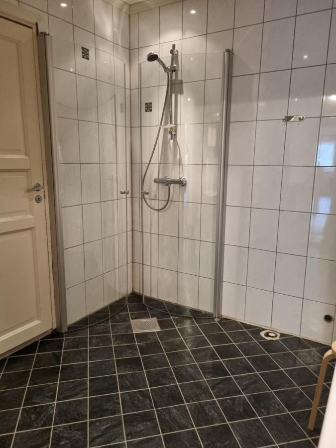 Stor Leilighet Med 4 Senger Sentralt I Forde Exteriér fotografie